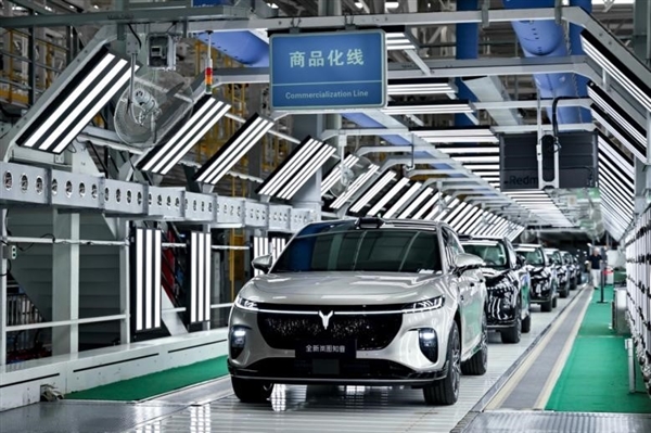 华为乾崑ADS4、鸿蒙座舱上车！全新岚图知音预售：22万起