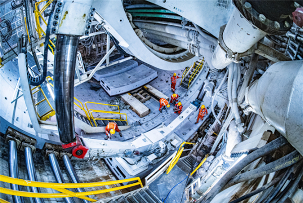 17.5米！世界最大直径水下盾构济南黄岗路黄河隧道贯通