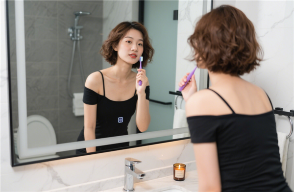 不刷牙睡觉 VS 不刷牙吃早餐 哪个更伤身：答案出乎意料