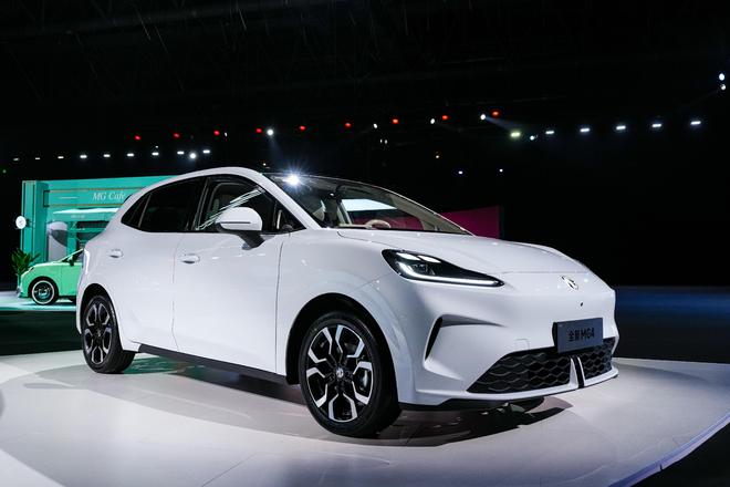 10万内纯电新标杆，全新MG4开启预售疯抢模式