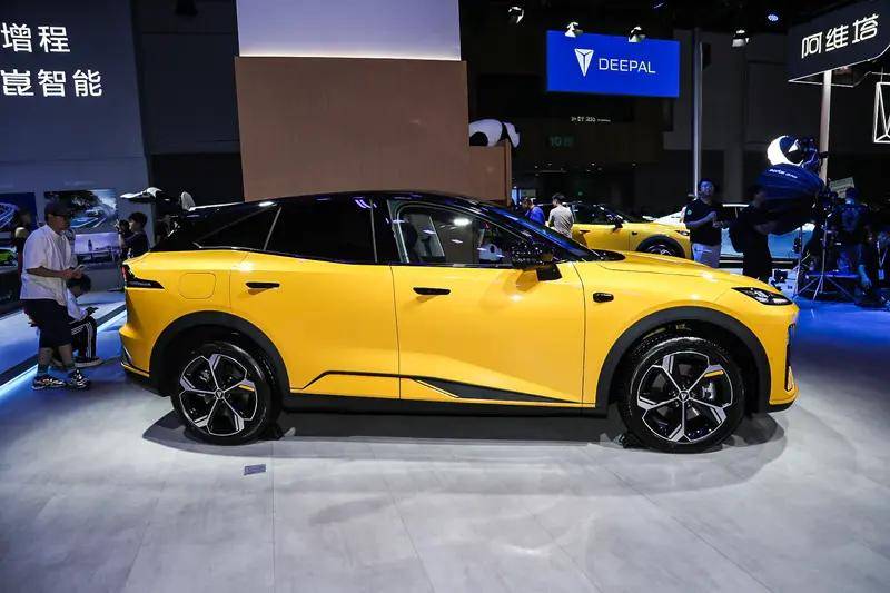 15.69万起标配华为ADS！深蓝S07上市：2900mm轴距+520km续航