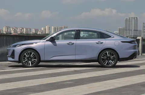 长安逸动第四代来袭：新增PHEV插混版，纯电续航最高118公里！