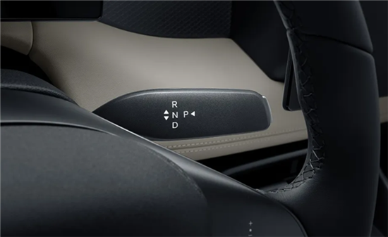 纯电510km才6.98万起！比亚迪秦Plus EV/DM-i新车泊车黑科技，窄位自动收镜