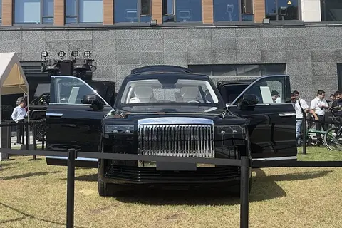 追觅大型SUV曝光，无B柱设计+100度电池，近千人团队操刀