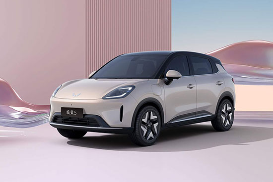 五菱缤果S带4款车型冲市：置换价6.38万起，75kW电机+325km续航够通勤