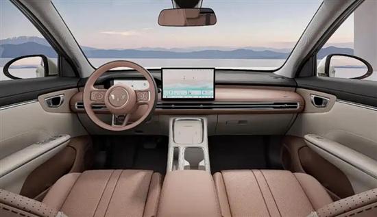 五菱缤果S带4款车型冲市：置换价6.38万起，75kW电机+325km续航够通勤