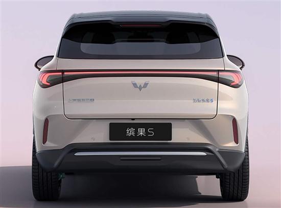 五菱缤果S带4款车型冲市：置换价6.38万起，75kW电机+325km续航够通勤