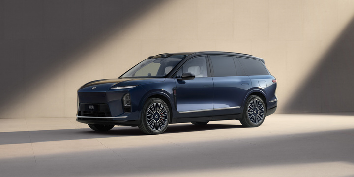 29.88万起租电！蔚来全新ES8炸场：3.97秒破百+547L满员大空间