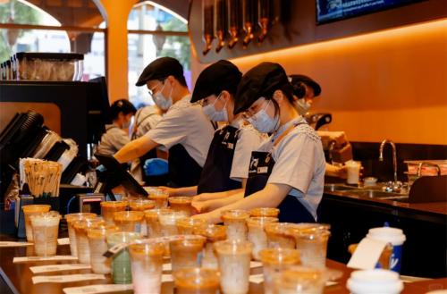 谋划已久，瑞幸打出一张新牌！咖啡卷到“原产地” 