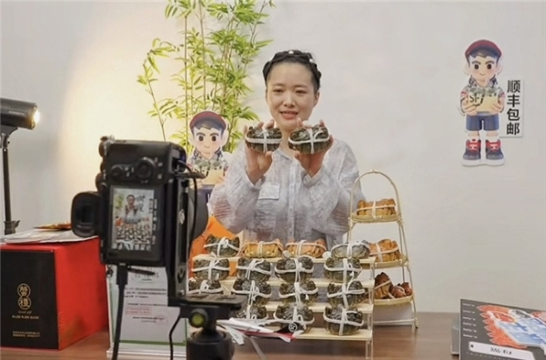 顺丰全域保障螃蟹，让“金秋软黄金”打破小圈层，鲜达全国 