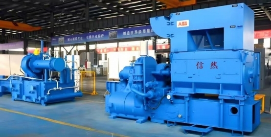 信然数10台560KW螺杆节能空压机以及5台1700KW离心式空压机助力锂电产业升级降耗 