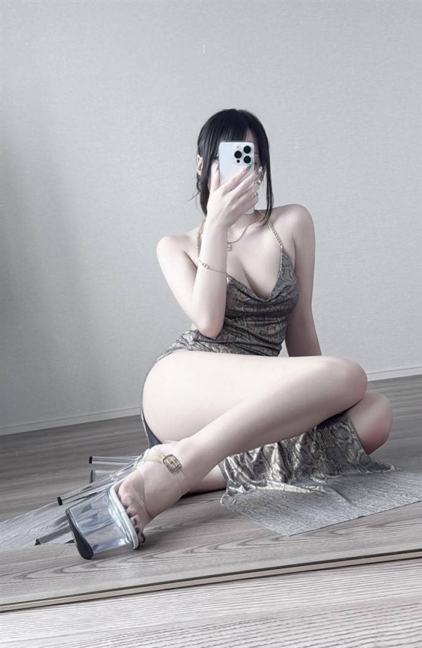 日本妹晒Cos《尼尔》2B对比照 完美还原游戏美女