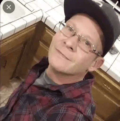 特斯拉技术员被机器人打成重伤，特斯拉技术员索赔3.63亿