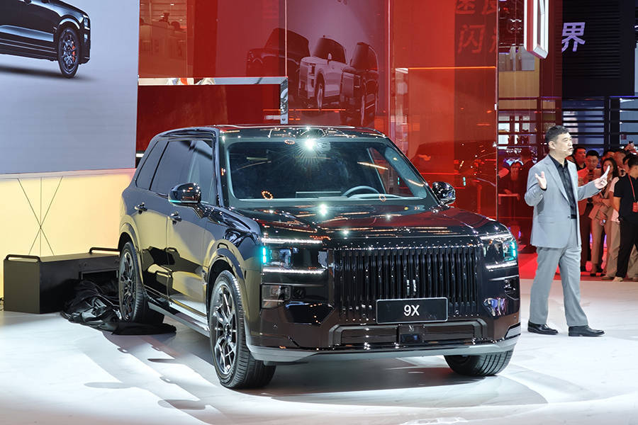 极氪9X预售价47.99万起，3.1秒破百，9月29日正式上市！