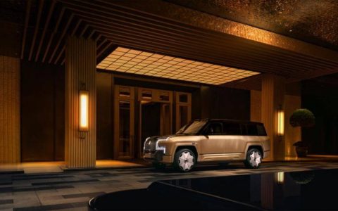 128万起的国产豪华SUV！仰望U8L鼎世版上市：3.5秒破百+1160km续航