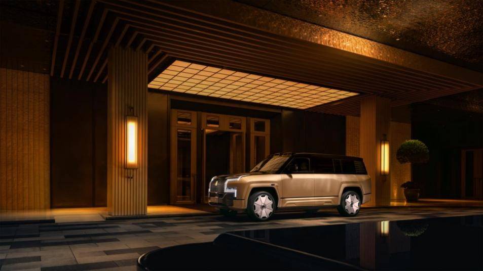 128万起的国产豪华SUV！仰望U8L鼎世版上市：3.5秒破百+1160km续航