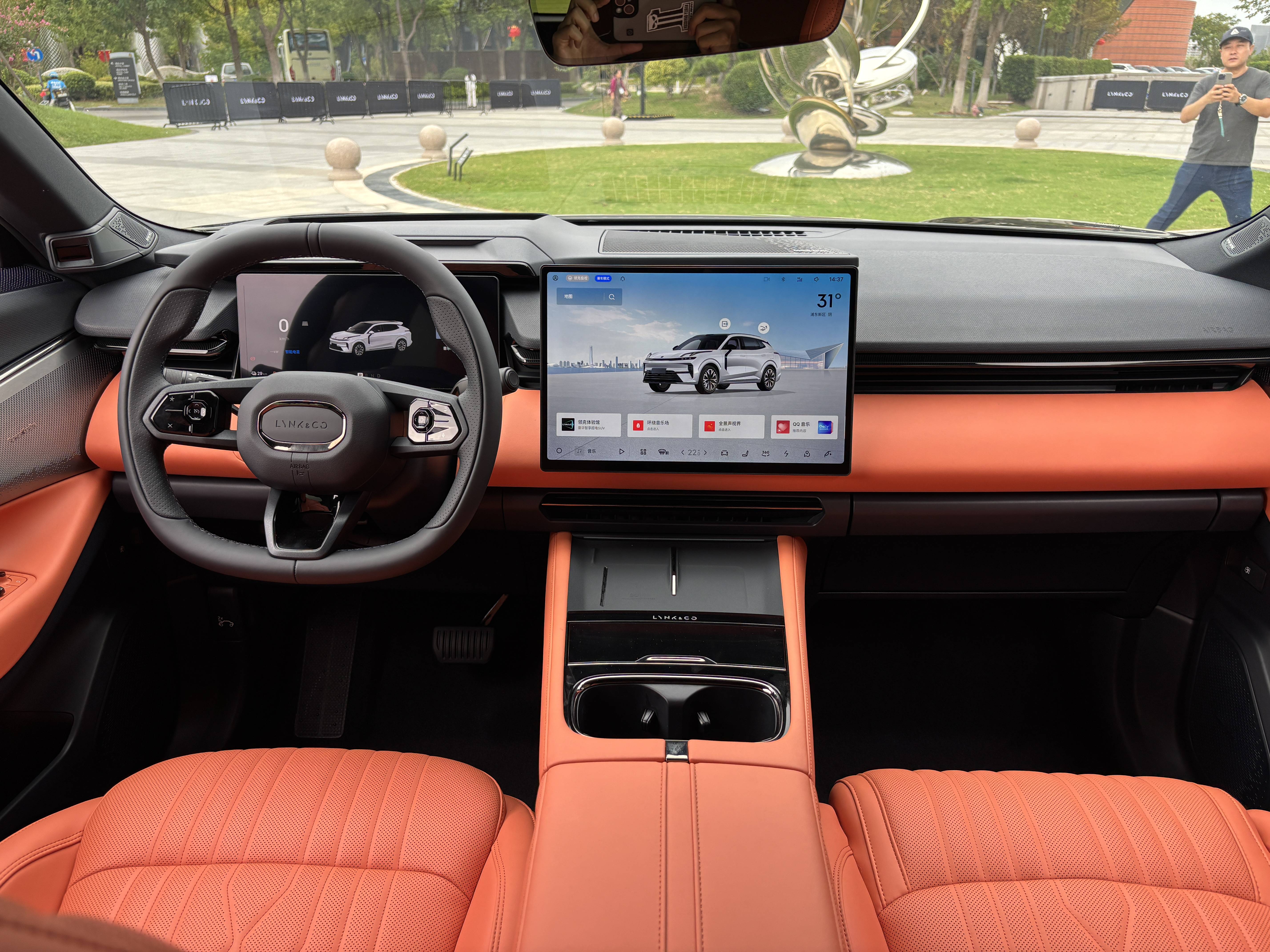 新款领克08 EM-P正式上市：激光雷达全系给，算力最高 700TOPS，限时 15.98 万起击穿底价