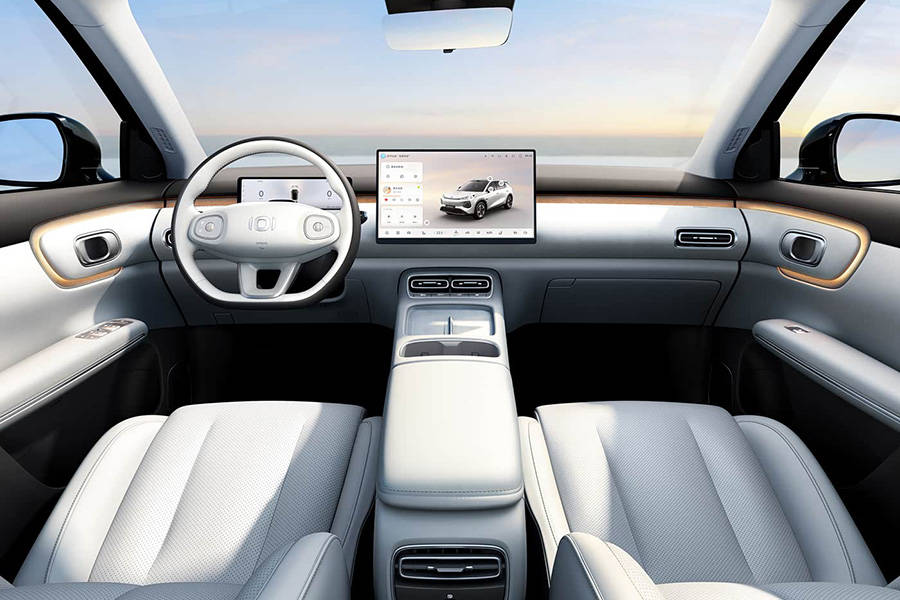 11月上市/售价11万起！长安启源Q05内饰曝光：双屏+无线充电，续航超500km