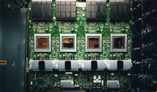 谷歌被曝加码推销自研芯片：积极接触英伟达芯片云服务供应商