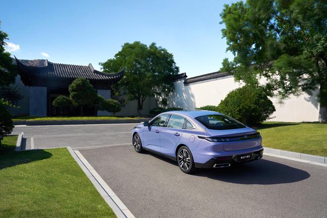 第四代长安逸动7.29万起，1000公里续航 + 540度全景影像，这配置谁能打？