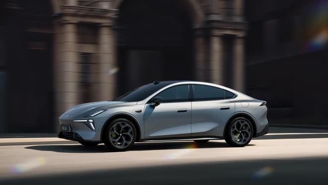 深蓝L06震撼登场：续航670km，3纳米芯片加持，智能座驾新标杆