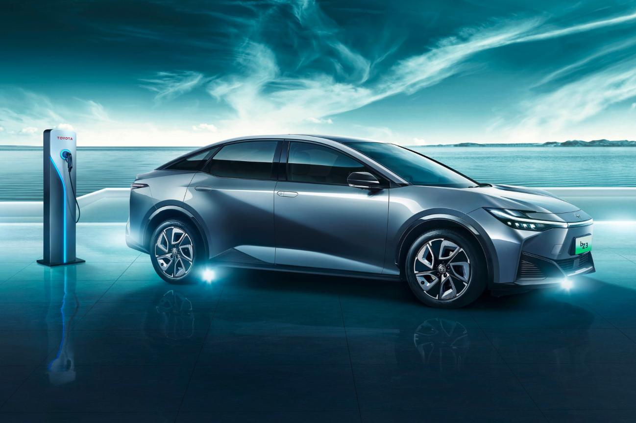 全隐藏式门把手终于凉了，特斯拉们的“傲慢设计”都将被淘汰？