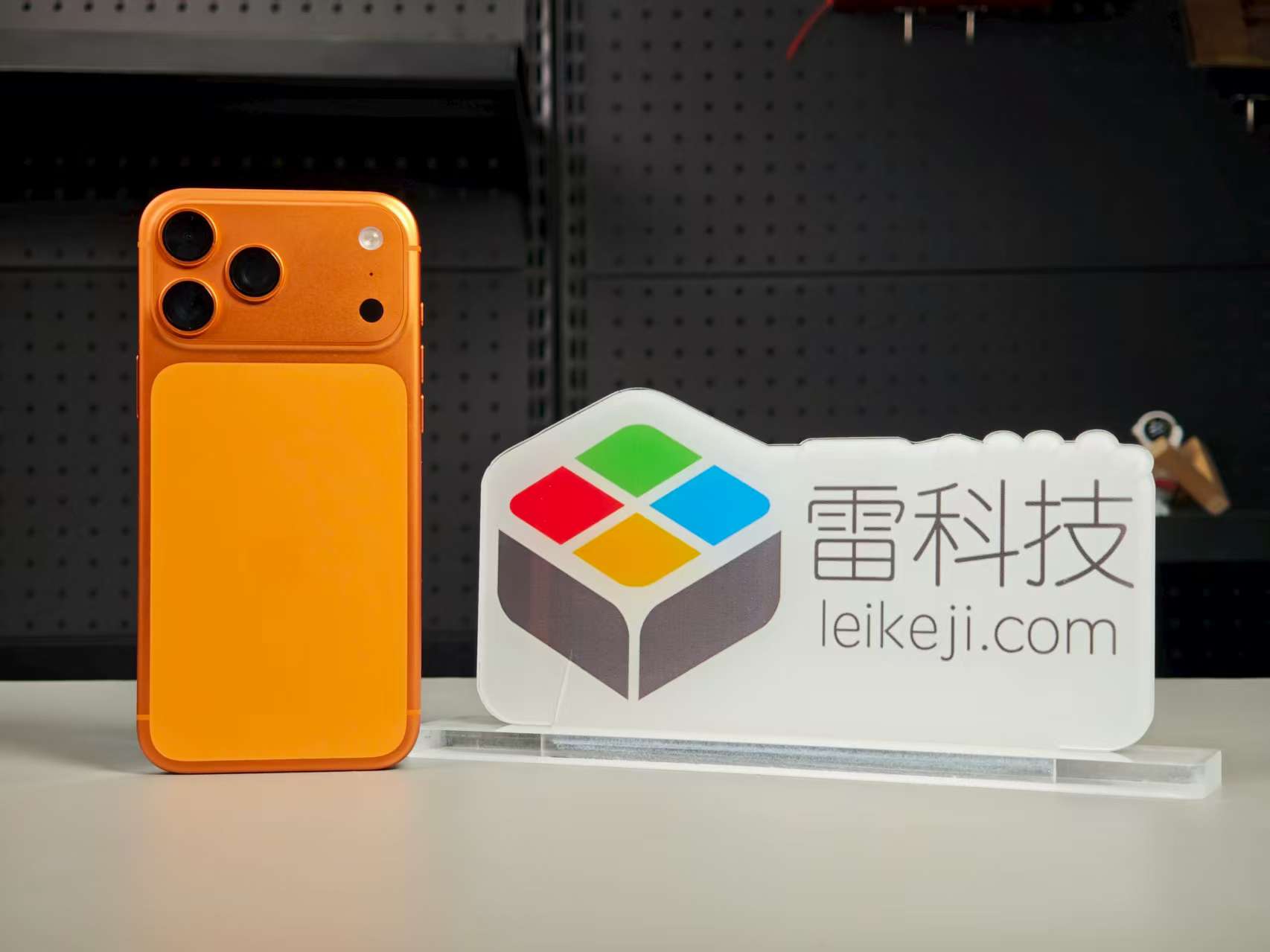 才发售就崩溃?iPhone 17相机出故障了，翻车成行业常态