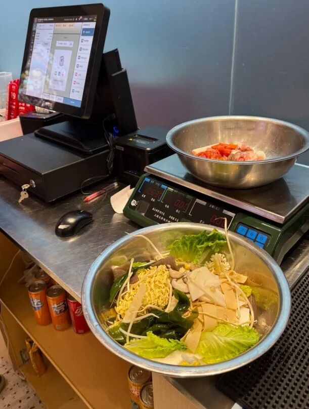 月薪3万，也不敢吃“快餐界爱马仕”