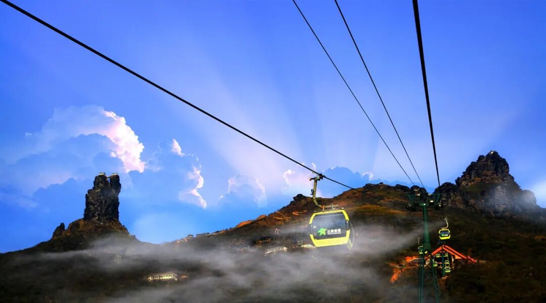 毛利率近80%，景区这个生意，比门票赚钱