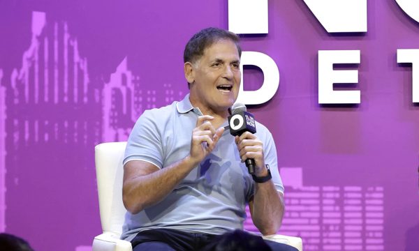 马克·库班：毕业后仍保持学生时代的生活方式是明智的投资