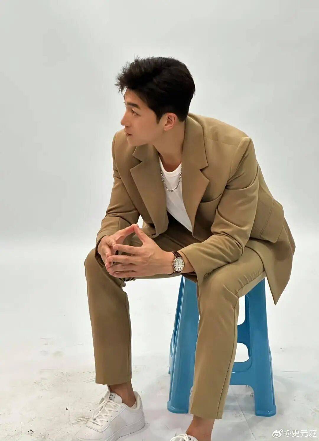 35岁陪爬泰山男演员转行景区NPC，35岁史元庭接戏难，陪爬3单泰山后又开辟新副业