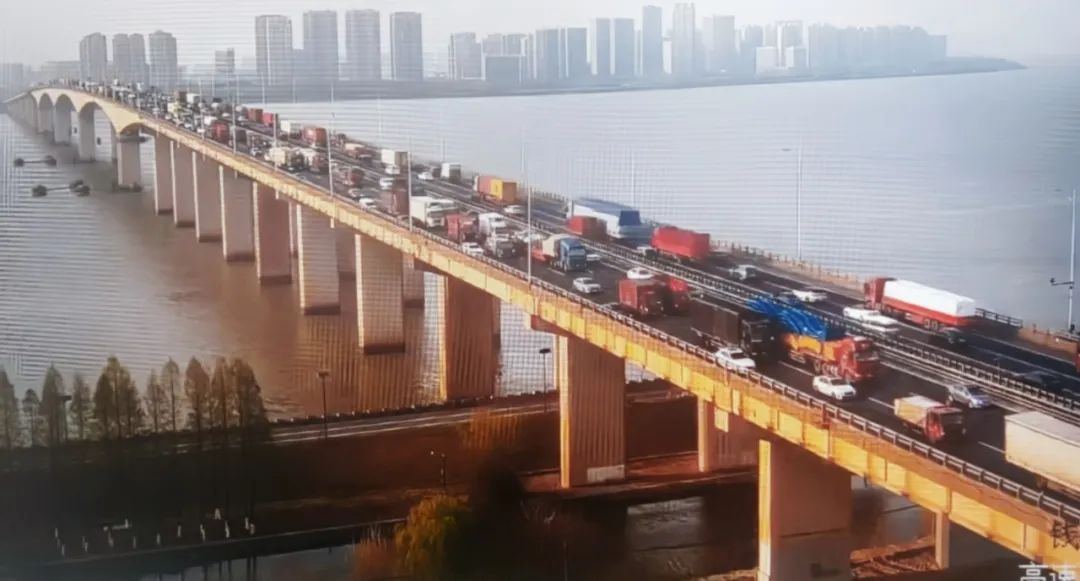 假期返程交通流量将大幅增加，2大拥堵时段+5条魔鬼路段，新能源车这样充电不排队