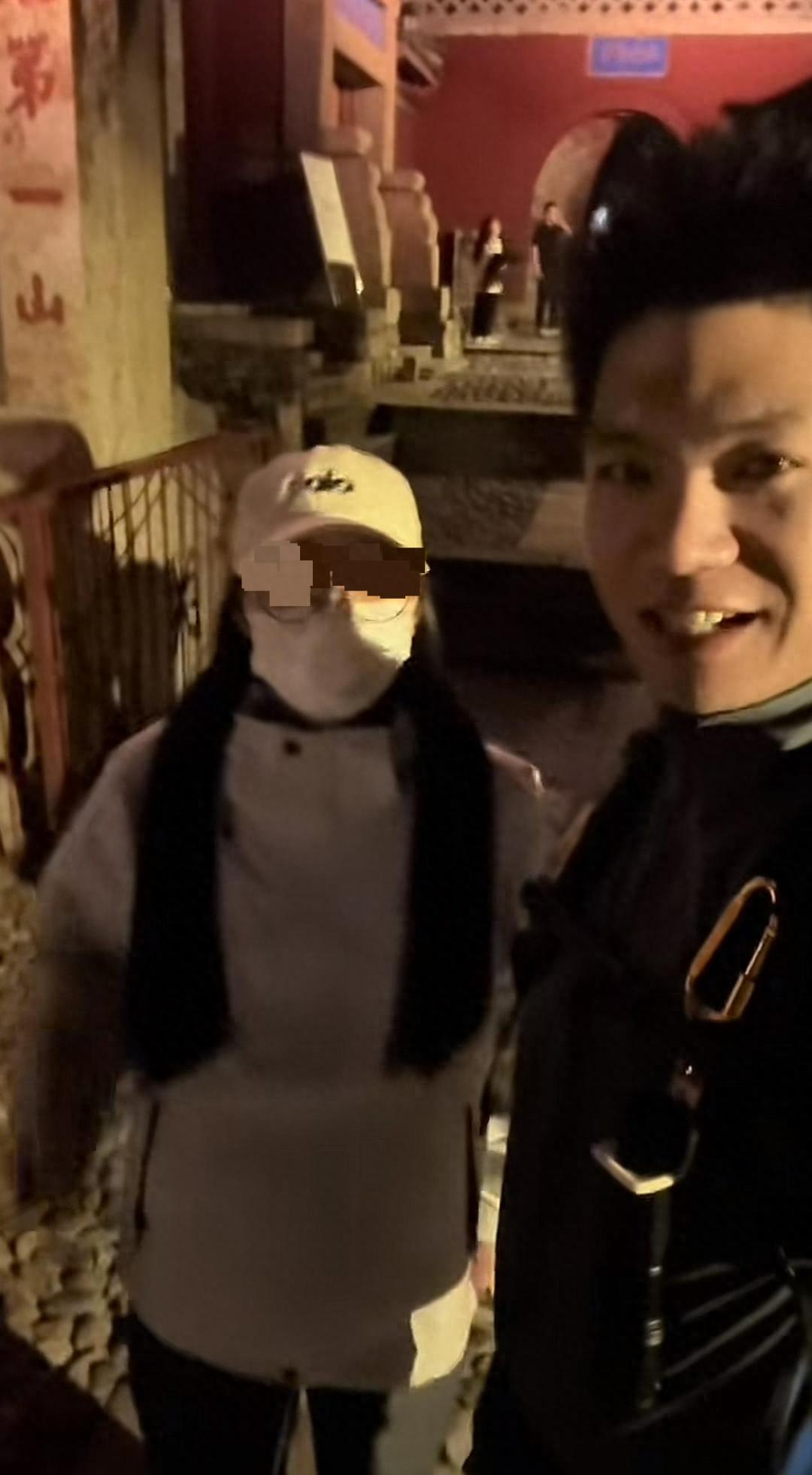 泰山陪爬者长假业绩：80人接200单，老年游客订单增 7 成，安全服务是关键