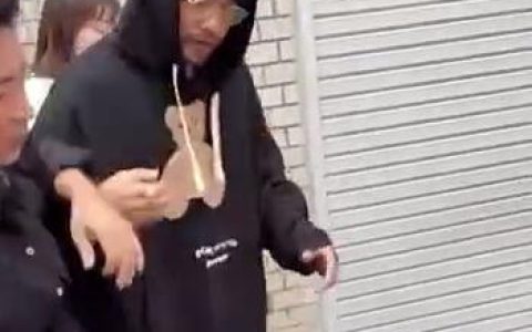 周杰伦患强直性脊柱炎超20年，从10米走10分钟到110场巡演，500万患者因他被看见