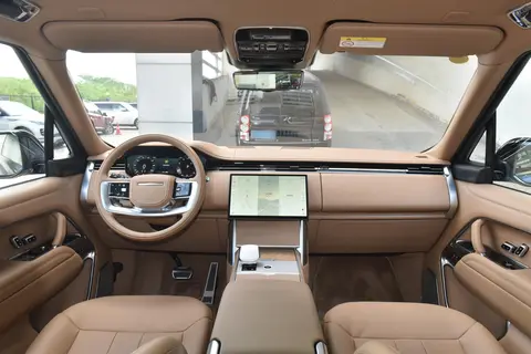 236.8万起售的路虎揽胜SV上市，轴距加长200mm！3.0T/4.4T双动力