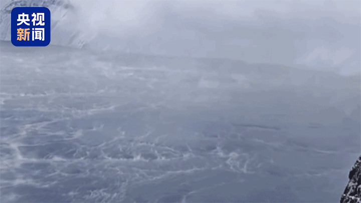 吉林长白山天池水为何被 “煮开了”，26℃温差！长白山天池-22℃寒风中沸腾，最佳观赏时间地点曝光