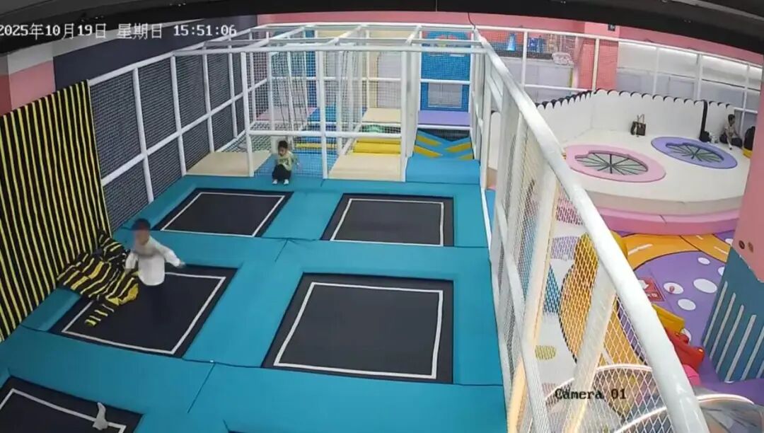 多方回应3岁幼童喝珍珠奶茶被噎身亡，3岁娃喝奶茶蹦床30秒昏迷，1小时抢救无效！