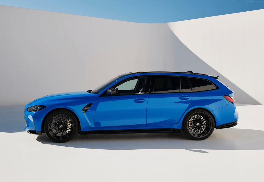 宝马M3旅行版中国上市：3.0T 机皇 + 50:50 配重，3.6 秒破百