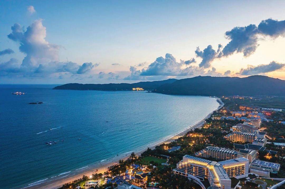 海景房把清晰看军港当卖点泄密，10余家酒店因 “能看军港” 被查，红线碰不得