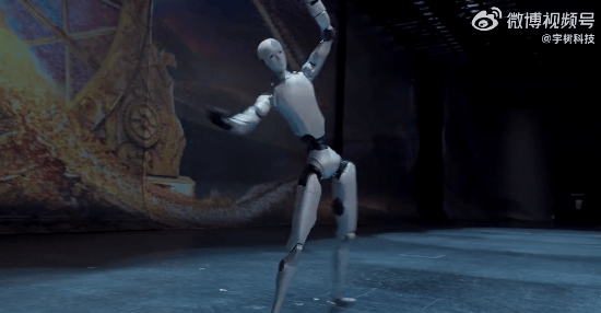 宇树科技发布H2仿生人形机器人，会踢武术、穿障碍，5万美金把科幻变现实