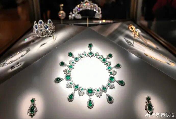 卢浮宫劫案可能是“粉红豹”所为，盗走的不仅是珠宝，更是法国王室的脸面