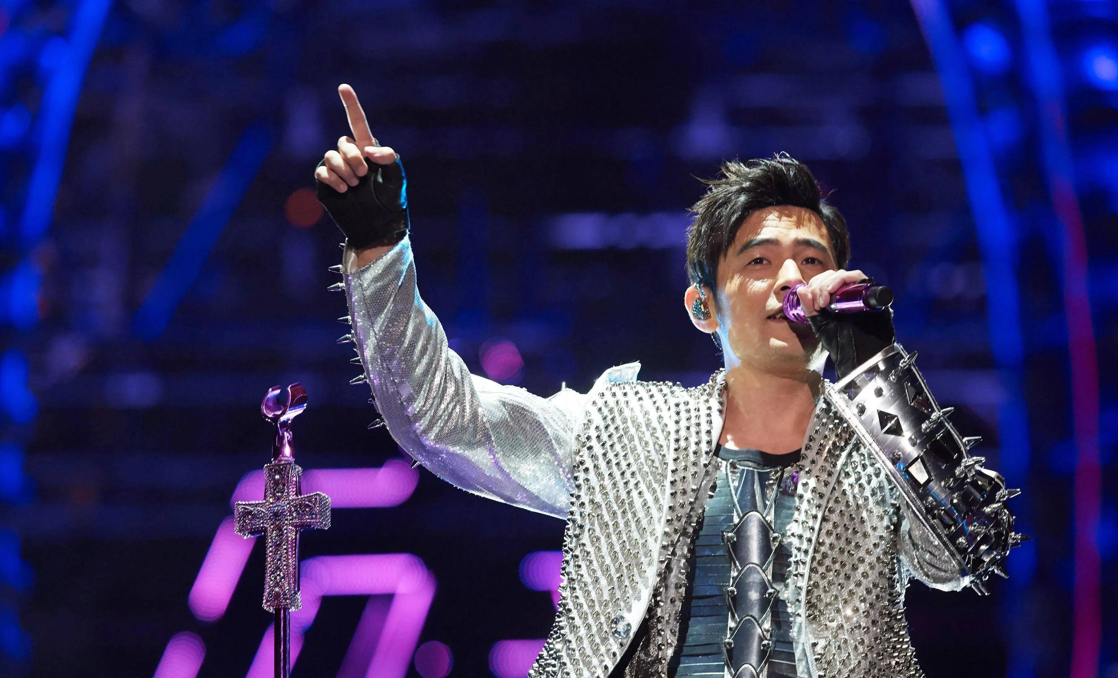 周杰伦演唱会现场 有人被拘留，警方曝光"带进场"骗局黑幕