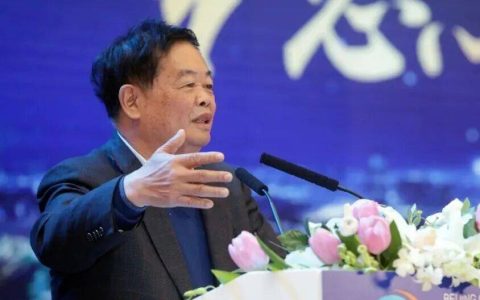 曹德旺回应退休：我儿子也55岁了，长子曹晖55岁接棒全球34%份额