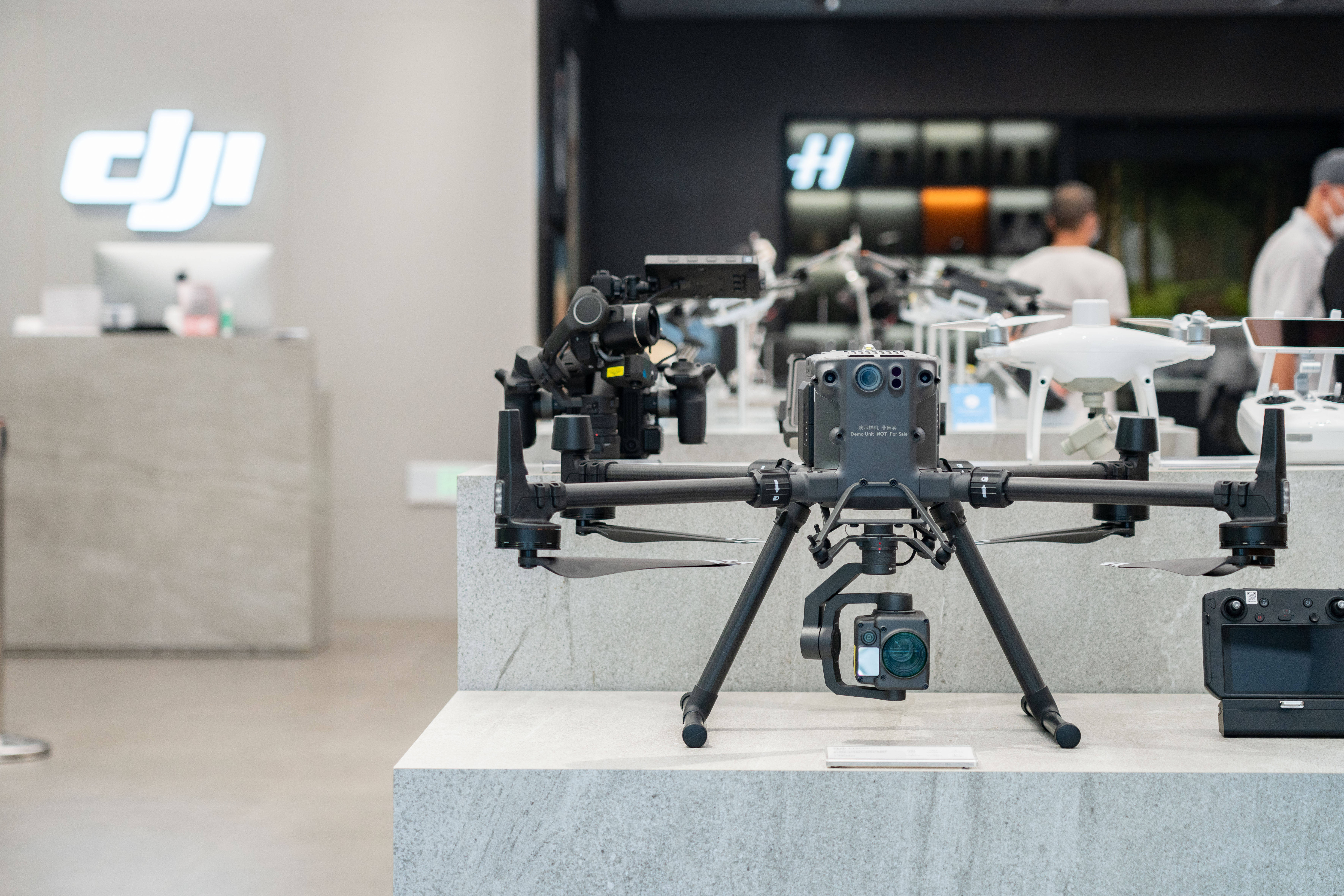 部分大疆产品降价近千元，消费者刚买就亏半月工资，官方：正常促销