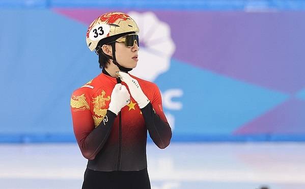 林孝埈0.005秒绝杀进入半决赛，比北京冬奥首金差距仅多 0.0034 秒