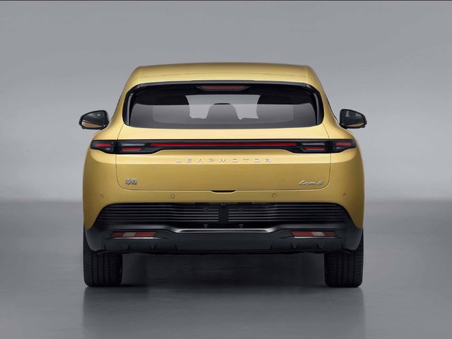 无框车门+605km续航！零跑Lafa5无激光雷达版申报：15万级竟有8295芯片