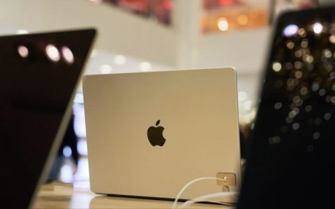 苹果计划推出首款触控屏MacBook，售价1999美元起