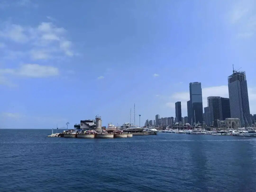 黄金周酒店乱象：1千多一晚亚朵全季，他们选择在景区扎帐篷