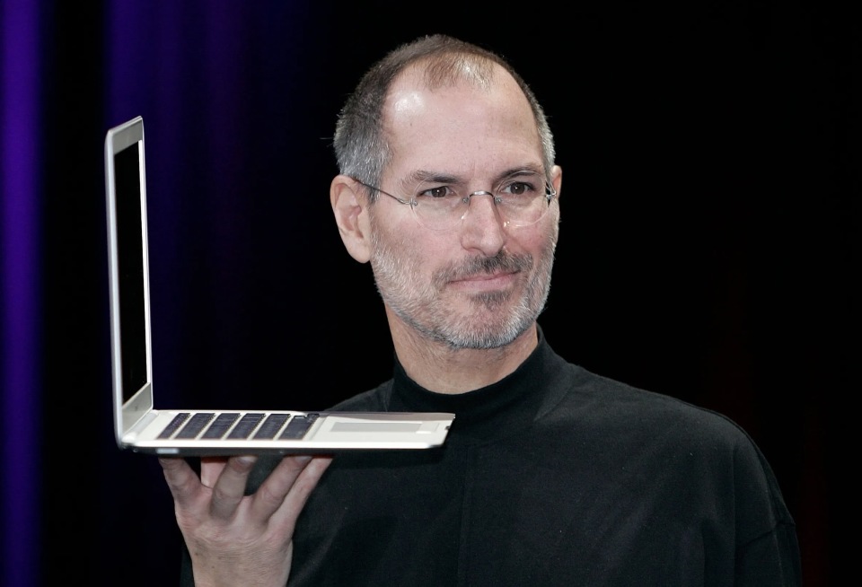 苹果计划推出首款触控屏MacBook,售价1999美元起