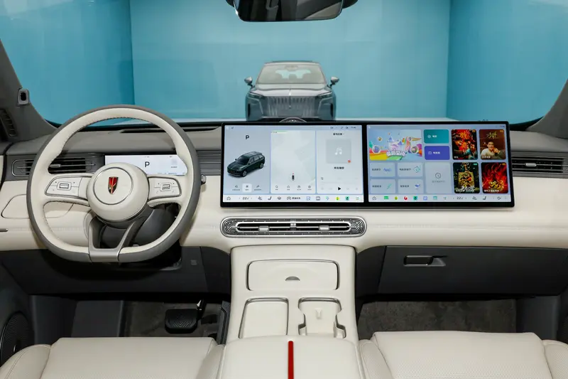 30分钟快充80%！红旗HS6 PHEV 25万级插混SUV，通勤一周不加油